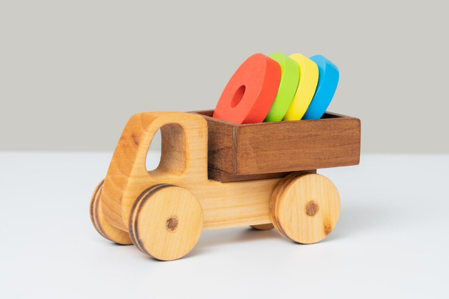 Jouets en bois 0–12 mois
